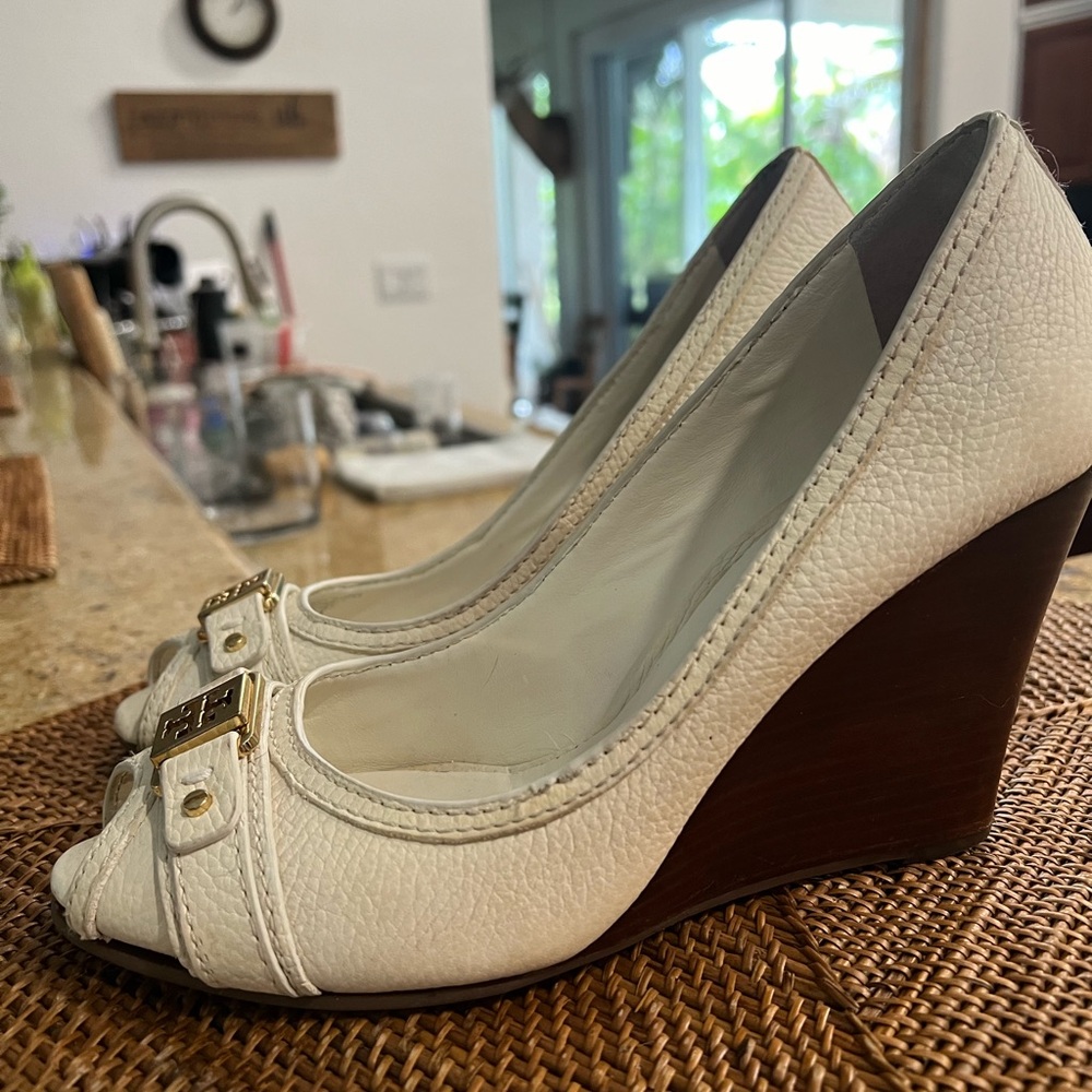 Tori Burch size 10
